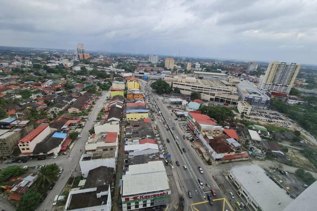 Mizrai Troika Homestay With Kota Bharu City View Екстериор снимка